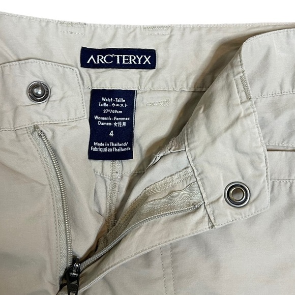 ARC’TERYX Women’s Lightweight Bermuda Hiking Short Size 4 Gorpcore - Picture 9 of 13